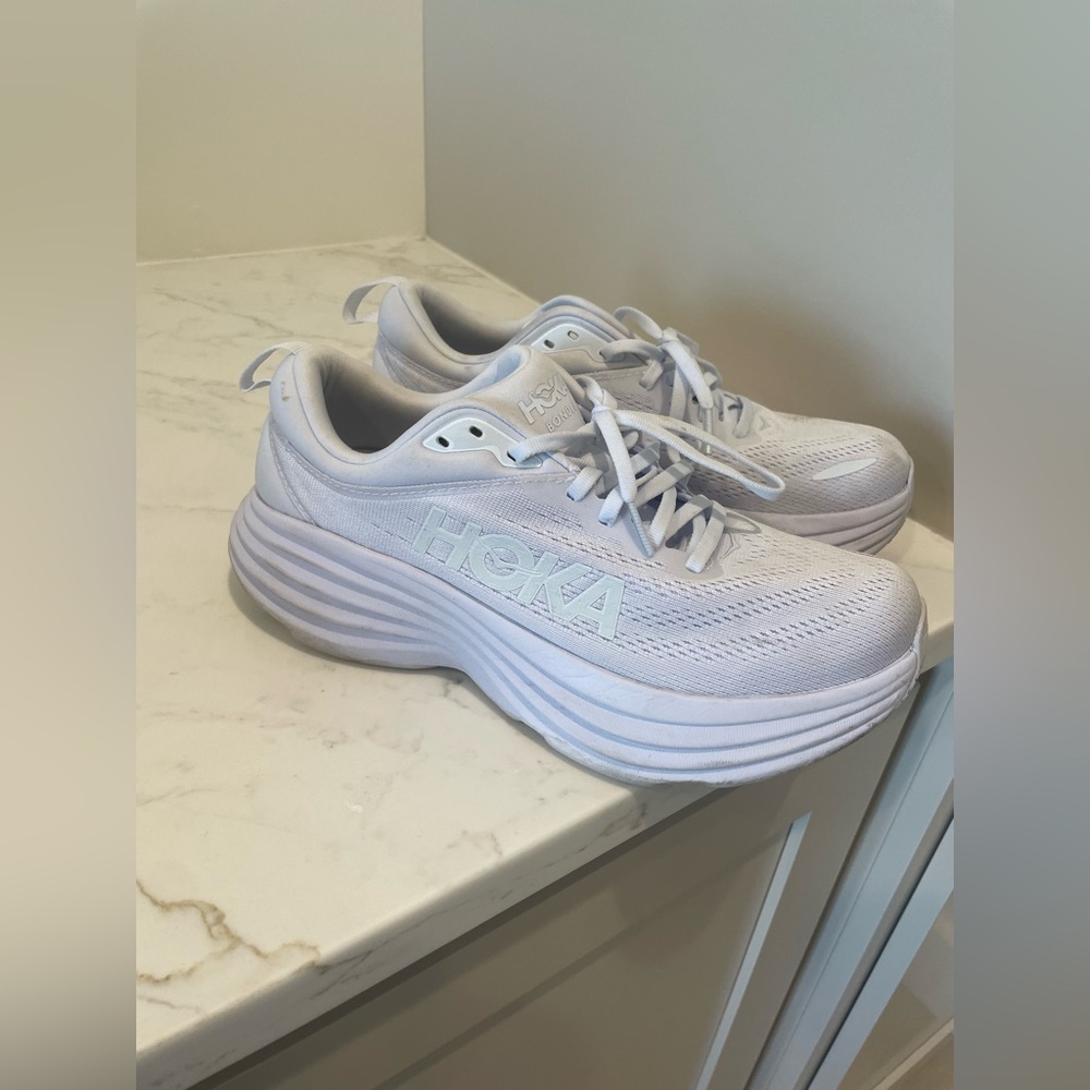 White Bondi 8 Hokas